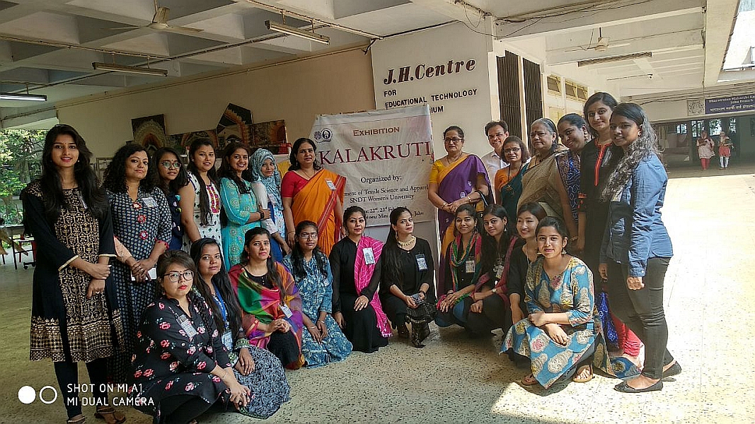 Exhibition Cum Sale Kalakruti